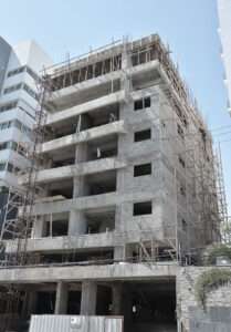 Haitianos paralizan construcciones en respuesta a marcha en Friusa