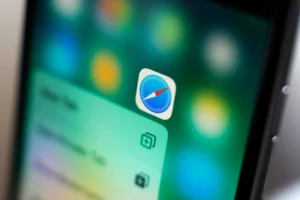 Apple estudia integrar motores de búsqueda con inteligencia artificial en Safari