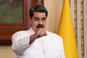 Maduro entregará en enero al nuevo Parlamento el proyecto de reforma constitucional