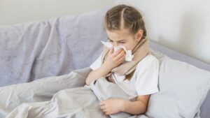 Temporada alta de resfriados: por qué los virus atacan más a los niños cuando hace frío