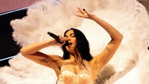 Dua Lipa canta “Héroe” de Enrique Iglesias en español y sorprende su excelente acento