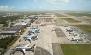 Aeropuerto de Punta Cana inicia ampliación del parqueo en Terminal B para mejorar servicio a viajeros