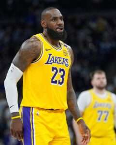 LeBron James evita confirmar su futuro tras eliminación de los Lakers