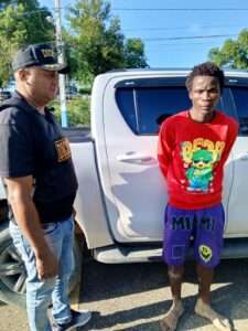Arrestan a presunto acompañante de implicado en asesinato de hacendado en Villa Isabela