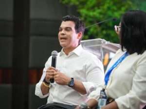 Wellington Arnaud destaca transparencia del Gobierno durante la Cumbre Mundial de Comunicación Política en Punta Cana