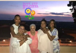 Zoe Saldaña y otras celebridades celebran el Día de las Madres con emotivos homenajes