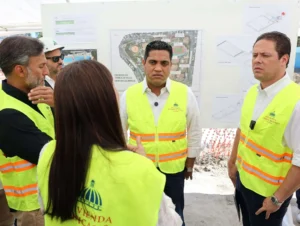 Kelvin Cruz y Carlos Bonilla supervisan trabajos en Olímpico