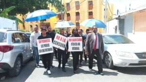 Periodistas marchan al Palacio Nacional en protesta por agresiones y restricciones al ejercicio del oficio