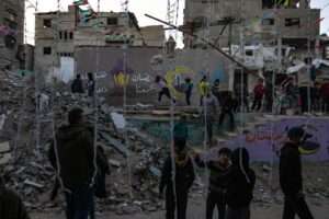 Al menos 74 palestinos muertos en ataques israelíes esta madrugada en la Franja de Gaza