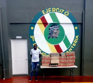 Cae red de contrabando en San Juan: decomisan cientos de botellas de ron ilegal