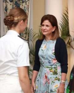 Raquel Peña se reúne con la princesa Leonor durante visita del buque Juan Sebastián de Elcano