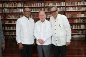 Presentan libro que recoge historias de emprendimiento dominicano con visión y propósito