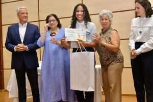 Fundación Macarrulla premia a jóvenes por reflexionar sobre la libertad y la memoria histórica dominicana