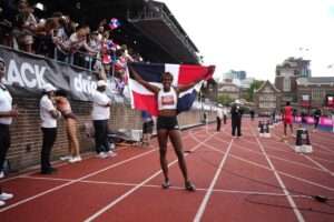 Marileidy Paulino con su mejor tiempo este año reina en el Grand Slam Track en Filadelfia