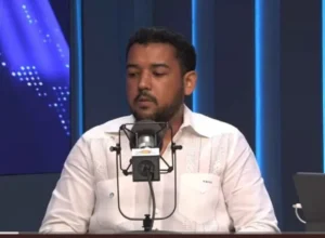 Hijo de Amable Aristy Castro denuncia exclusión de la herencia y demanda a sus hermanos