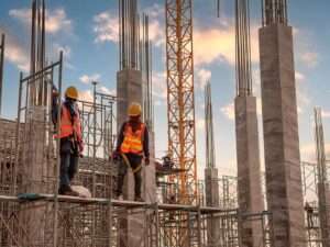 El costo de construcción de viviendas bajó levemente en abril
