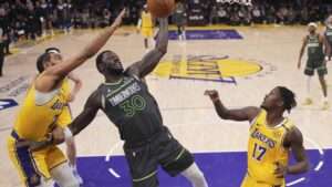 Los Lakers de LeBron y Doncic quedan eliminados a la primera en playoffs de NBA
