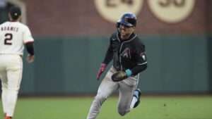 Carroll la saca dos veces y pelea por el título de jonrones de MLB, Dbacks vencen a Gigantes