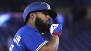 Vladimir Guerrero Jr. aporta cuadrangular en el triunfo de los Azulejos