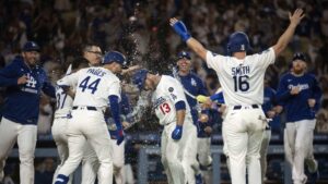 Muncy impulsa a Ohtani con la carrera del triunfo en la 10ma para triunfo de Dodgers