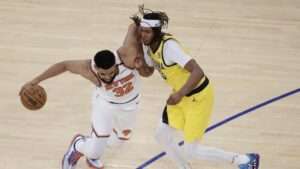 Haliburton opaca a Towns y Pacers vence a Knicks en tiempo extra para ponerse 1-0 en final del Este