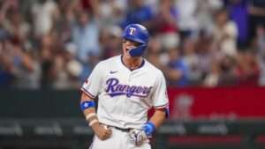 Sencillo de Josh Jung en el octavo ayuda a los Rangers a vencer a los Blue Jays