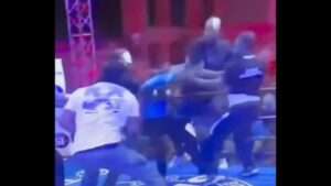 Agreden al árbitro Smaylin Valdez tras pelea en evento de boxeo en República Dominicana