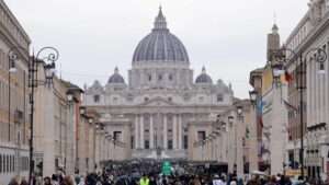 El Vaticano concluye los nueve días en memoria de Francisco y se encamina al cónclave.