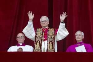 Primer discurso del papa León XIV: Un llamamiento a la paz y a una Iglesia abierta a todos