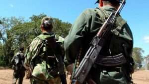 Masacre en Ecuador atribuida a disidentes de las FARC: 12 muertos, de ellos 11 militares