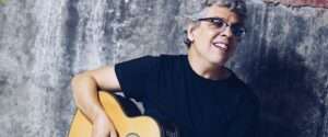 Pedro Guerra llega a RD y visita El Día previo a su concierto en el Teatro Nacional