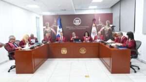 El TC evalúa legalidad de presupuestos que congelaron salarios exentos de impuestos