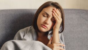 Cansancio persistente, antojos y cabello débil pueden alertar sobre falta de hierro en el cuerpo