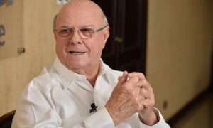 Hipólito Mejía demandará a Ángel Martínez por difamación y lo acusa de chantajearlo