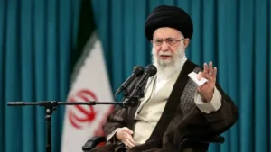 Líder supremo de Irán nombra a posibles sucesores por si lo matan