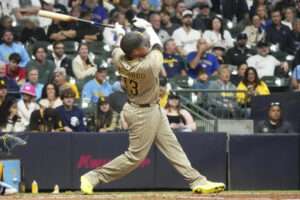 Manny Machado remolca cinco carreras y los Padres de San Diego vapulean 11-1 a los Dodgers