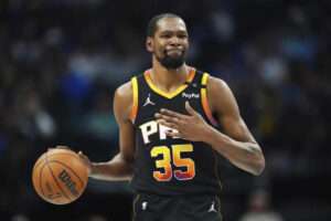 Kevin Durant es enviado a los Rockets desde los Suns; reciben a Dillon Brooks y a Jalen Green