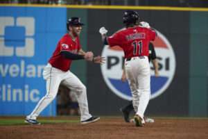 José Ramírez deja en el terreno a Toronto; Vladimir Guerrero Jr. pegó su jonrón 11