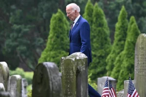 Biden califica de "ridícula" acusación de Trump sobre su salud