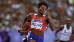 Marileidy Paulino brilla en su regreso a París con triunfo en la Liga Diamante
