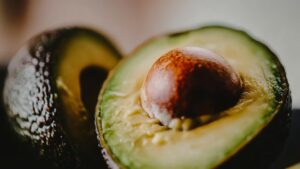 ¿La palta engorda o adelgaza? Expertos destacan su valor nutricional y su rol en dietas saludables