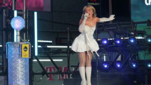 Sabrina Carpenter no quiere más celulares en sus conciertos