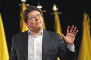 Esposa de Miguel Uribe agradece apoyo y pide oraciones por la salud del candidato
