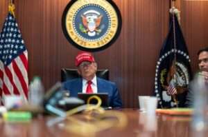 Trump dirige desde la Sala de Situación los ataques a instalaciones nucleares en Irán