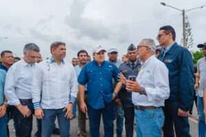 Paliza visita el Merca SD tras incendio y reafirma compromiso del Gobierno con su pronta recuperación