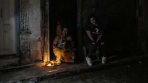 Mitad de Cuba sin luz este domingo por fuertes apagones