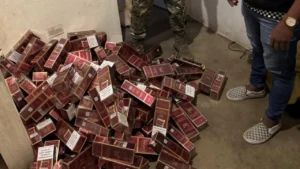 Encuentran 33 mil cigarrillos de contrabando en el patio de una casa en Dajabón