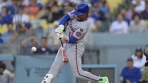 Con batazo clave de Álvarez, los Mets superan a los Dodgers en 10 entradas