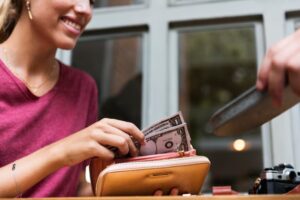 Tus Finanzas, Tu Estilo: El Problema No Es Gastar, Es No Poder Sostenerlo