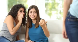 Del juicio al cambio: la sociedad critica más de lo que transforma